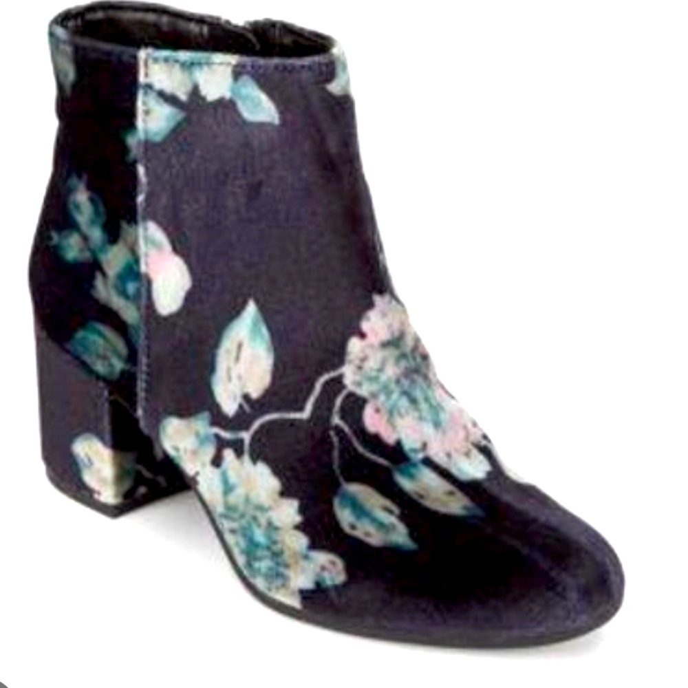 Circus, by Sam Edelman Vikki velvet bootie